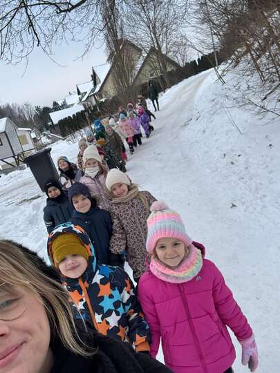 Zimowe zabawy i nauka pisania Biedronek i Motylków